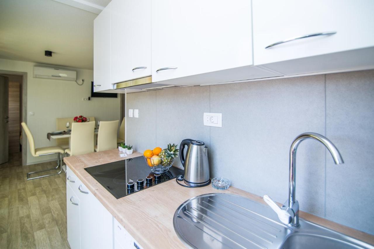 Mobile Homes Pine Tree Dobropoljana Exterior foto